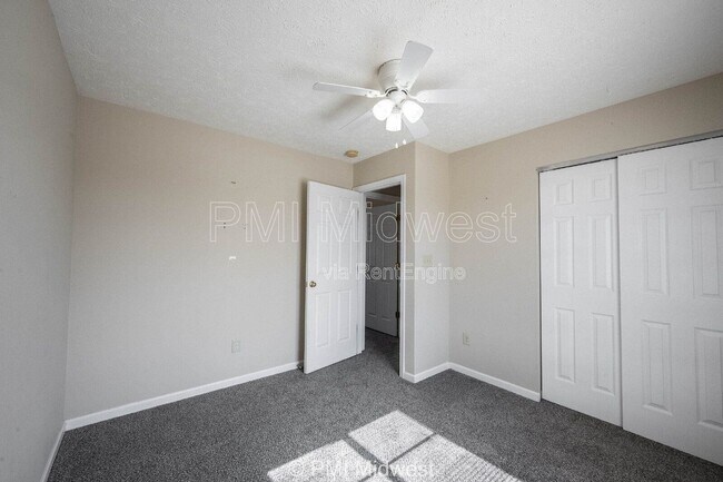 Building Photo - 2781 Grand Fir Dr