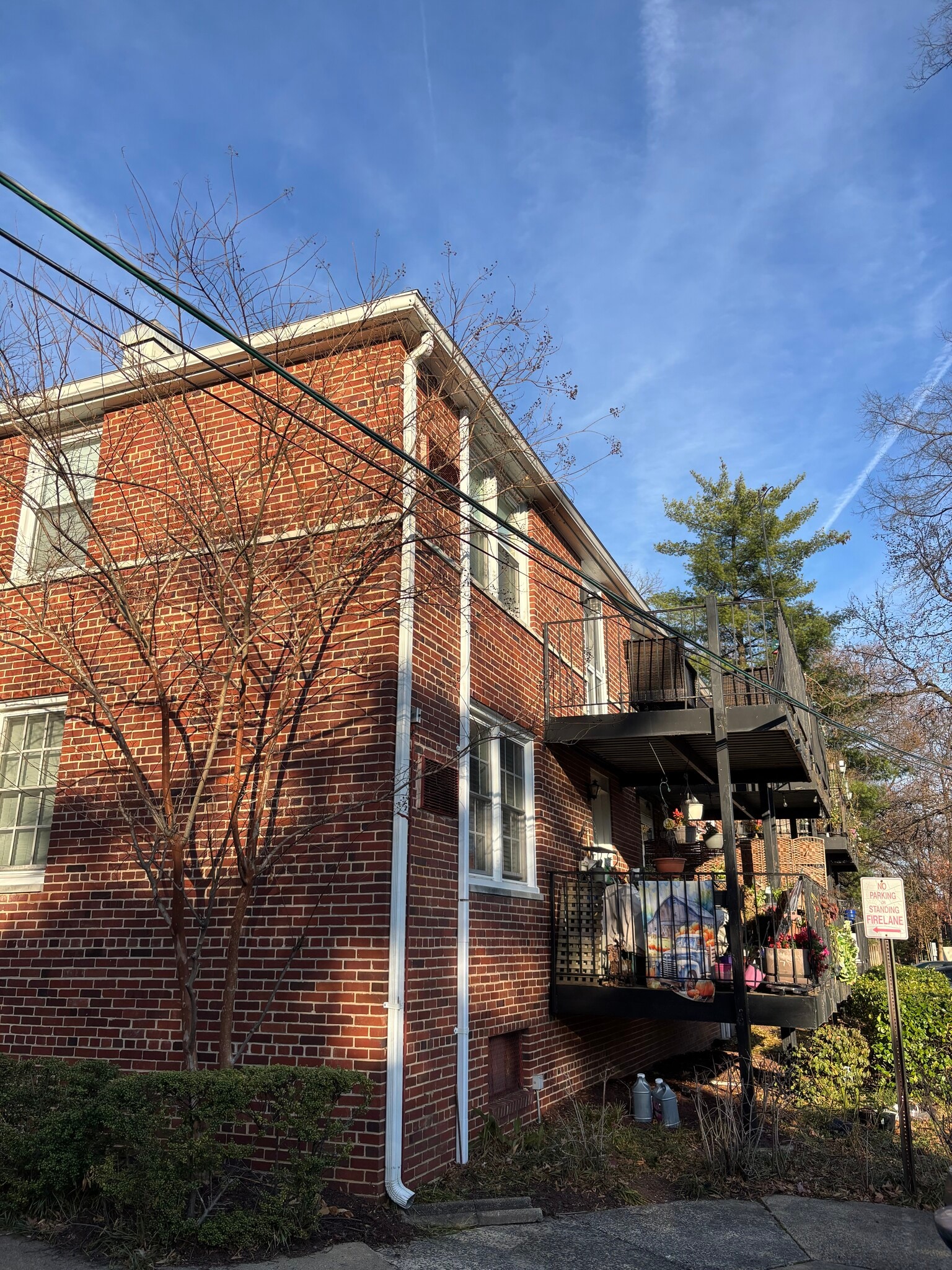 Building Photo - 102 N George Mason Dr