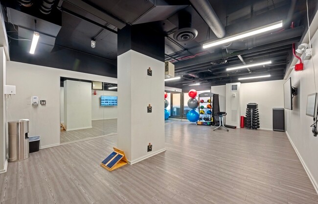 Fitness Center - 2020 N Lincoln Park W