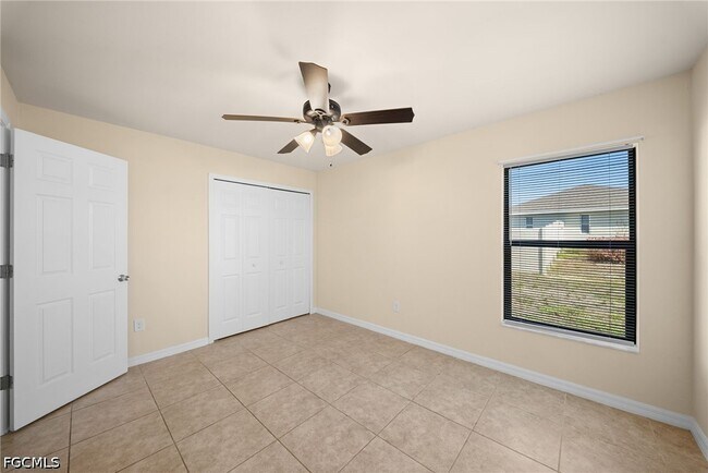 Building Photo - 2820 SW 7th Pl