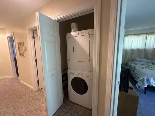 Building Photo - Winter Rental, Coastal Living Done Right – 4BR, 3BA, Fully Furnished