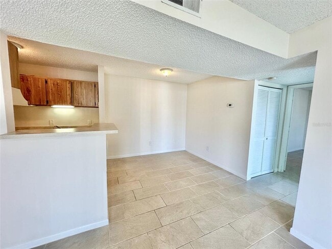 Building Photo - 455 Alt 19
