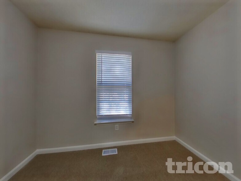 Building Photo - 3350 Slate Dr