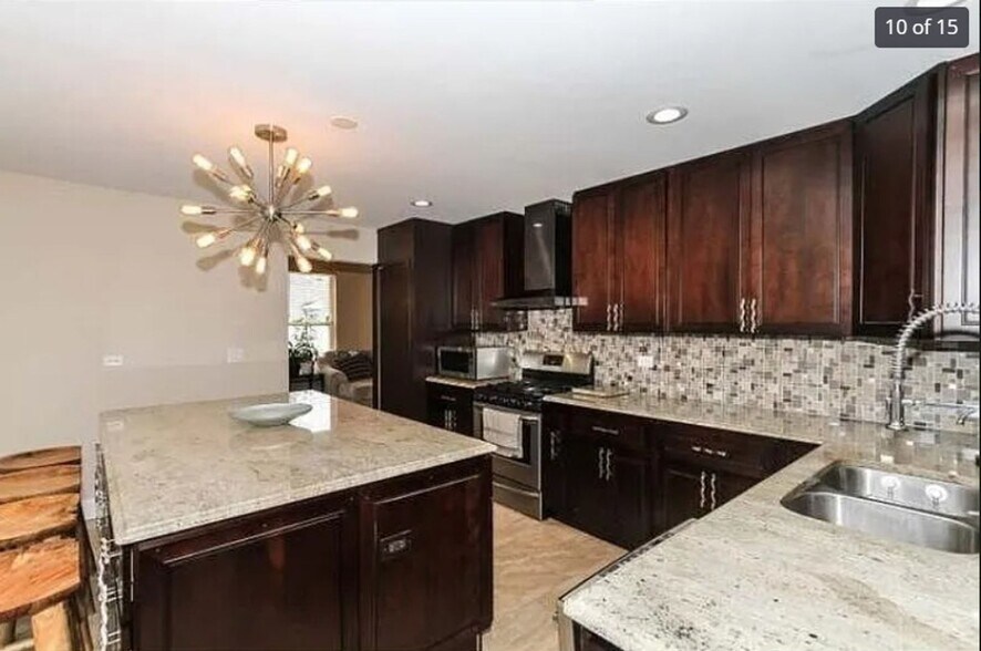 Building Photo - 10412 Casselberry N