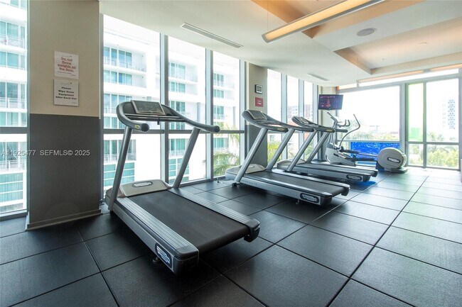 Building Photo - 333 NE 24th St