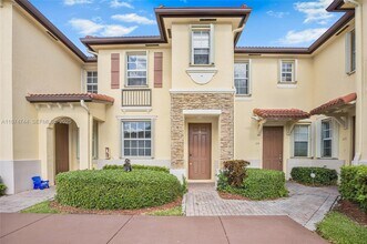 Building Photo - 1490 NE 33rd Ave