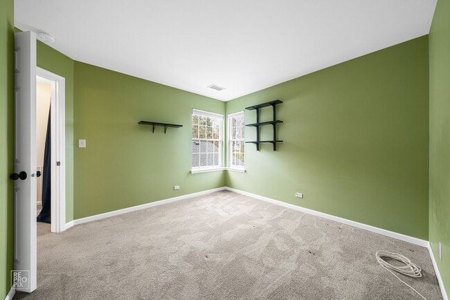 Building Photo - Schaumburg Two Story Two Bed Townhome