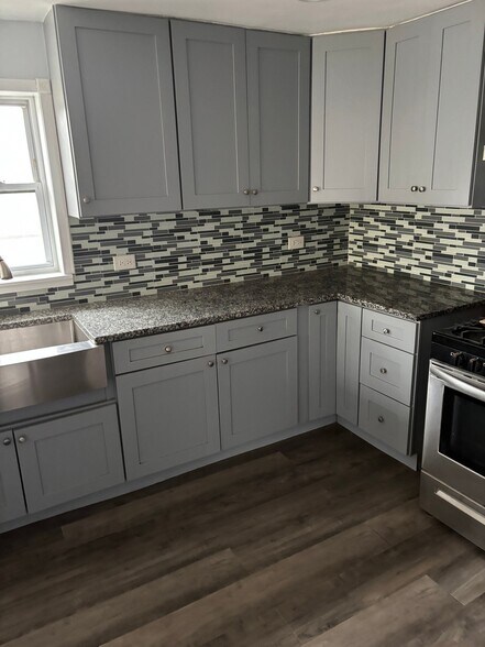 Building Photo - 322 W 116th St