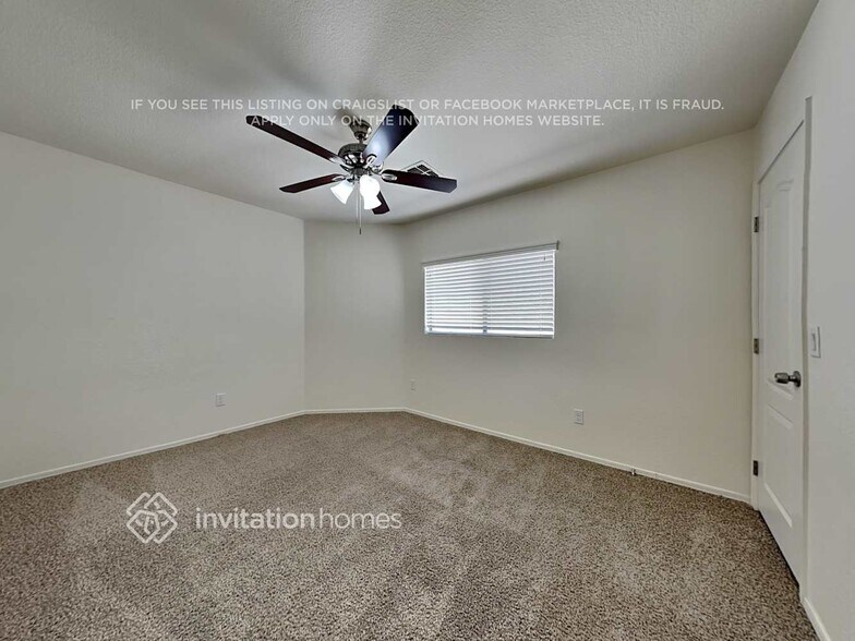 Building Photo - 651 E Banelli Pl