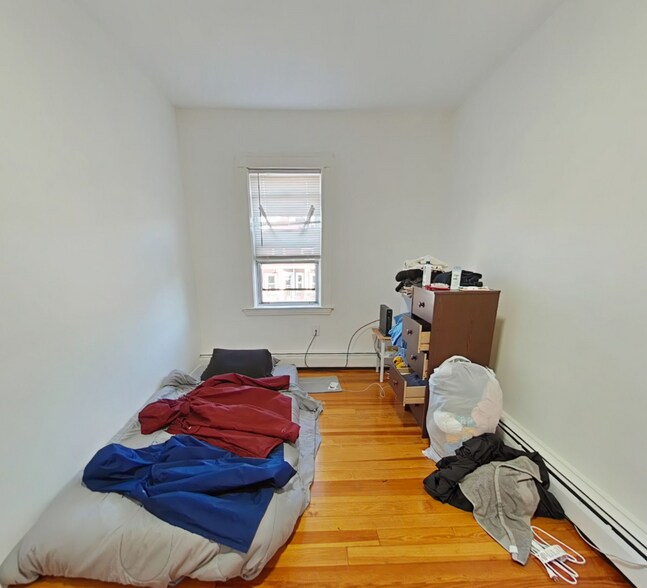 Building Photo - 15 Princeton St