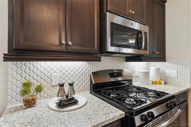 Building Photo - 12310 Pinyon Bend Dr