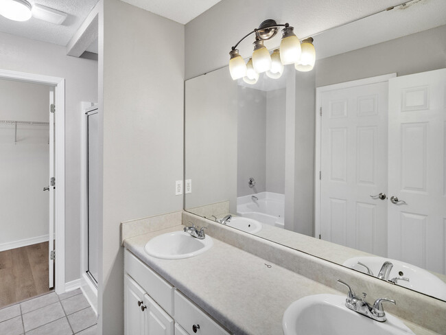 Building Photo - 2427 Tumbleweed Dr