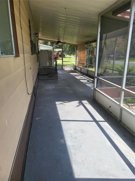 Building Photo - 1634 Dolphin Dr