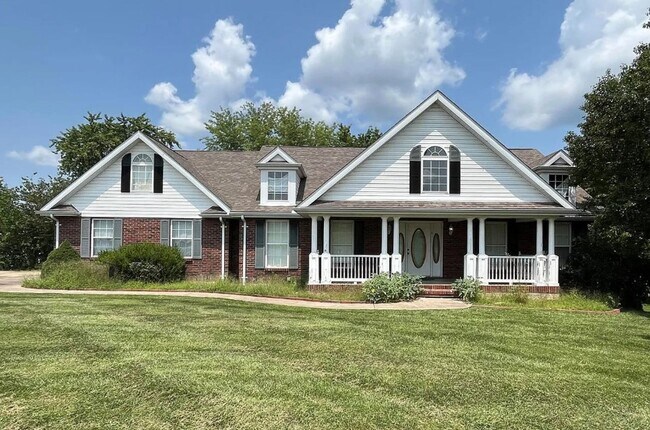 Building Photo - 4 Bed 3 Bath For Rent in Troy, MO
