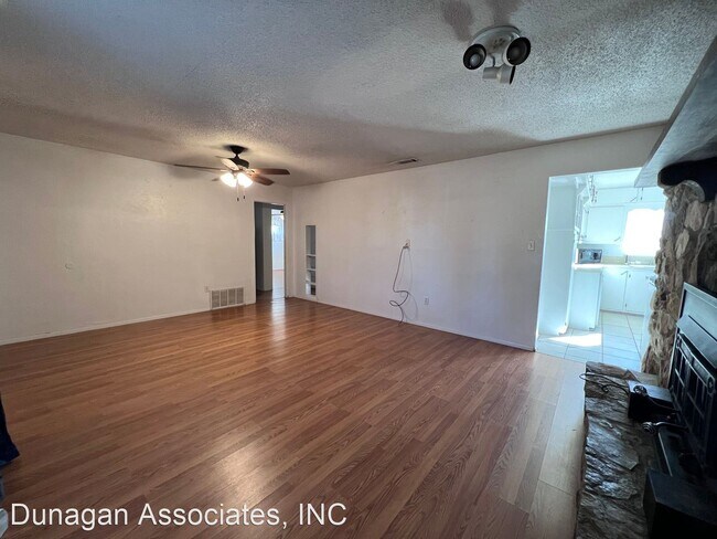 Building Photo - 3 br, 1 bath House - 1301 W Edwards St