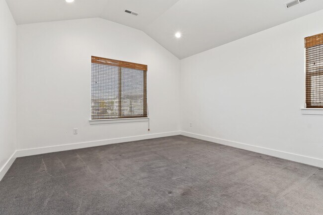 Building Photo - 14806 Queens Garden Ln