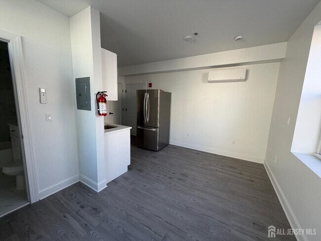 Building Photo - 103 Bayard St