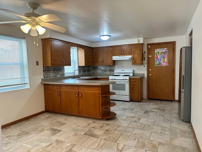 Building Photo - 3517 W 79th St