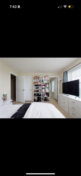 Building Photo - 10029 Ash St