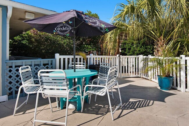 Building Photo - 3795 Scenic Hwy 98