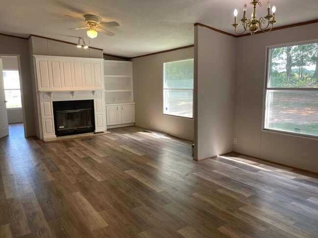 Building Photo - 117 Oldfield Cir