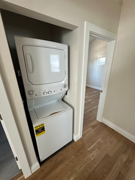 Building Photo - 918 N El Paso St