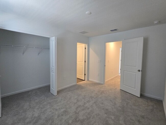 Building Photo - 3 bedroom 2.5 Bath in Tara Baywood