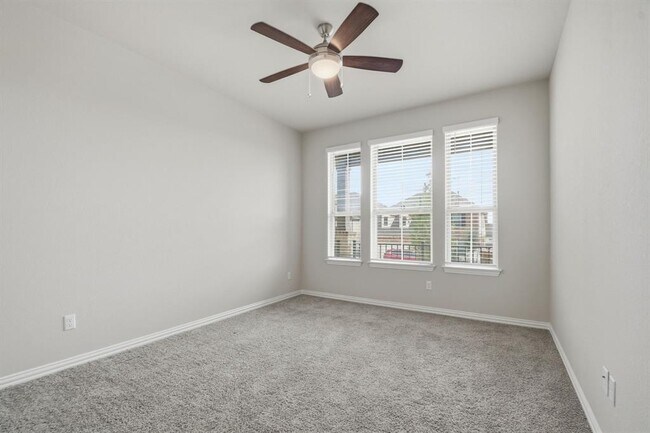 Building Photo - 1009 Calendula Trl