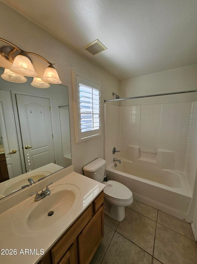 Building Photo - 3841 E Minton St