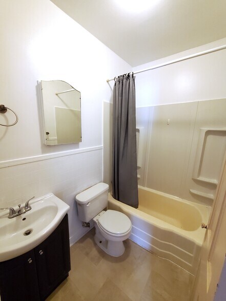 Building Photo - 1107 Baxter Ave