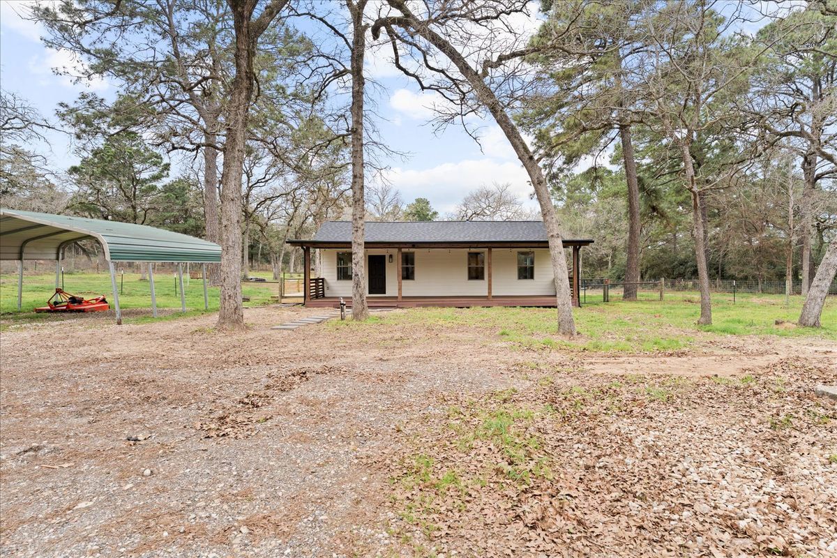 Building Photo - 533 Pine Canyon Dr