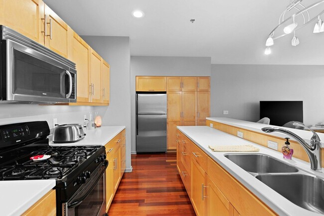 Building Photo - 101 Cherry St