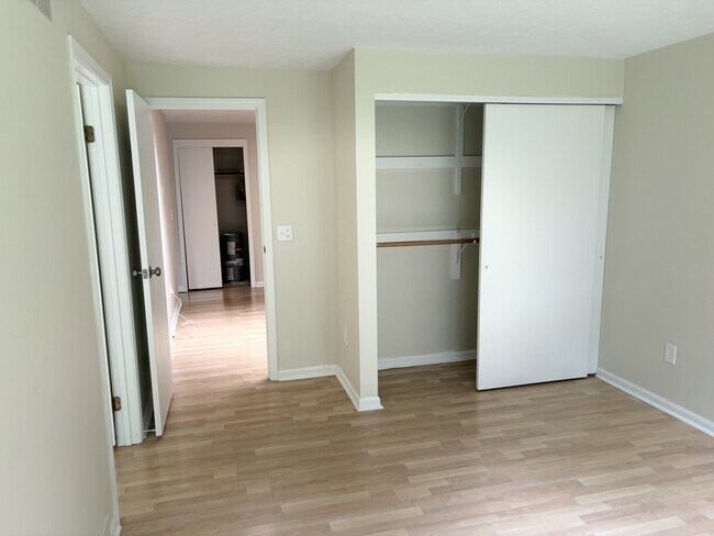 Building Photo - 27 Hillbridge Cir