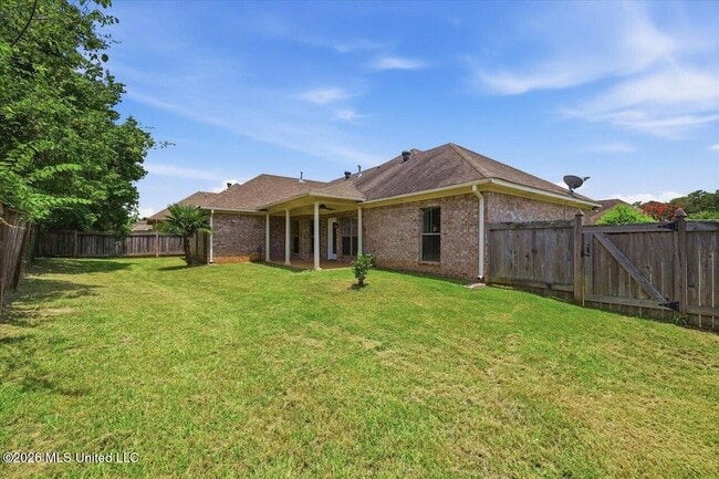 Building Photo - 146 Tradition Pkwy