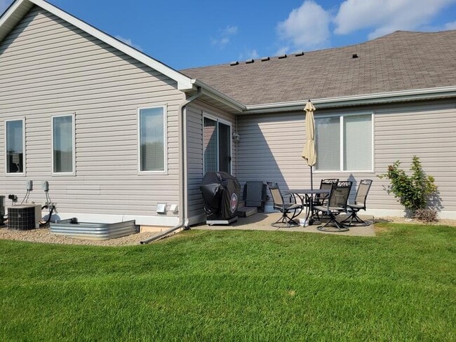 Building Photo - 10515 64th Ln NE