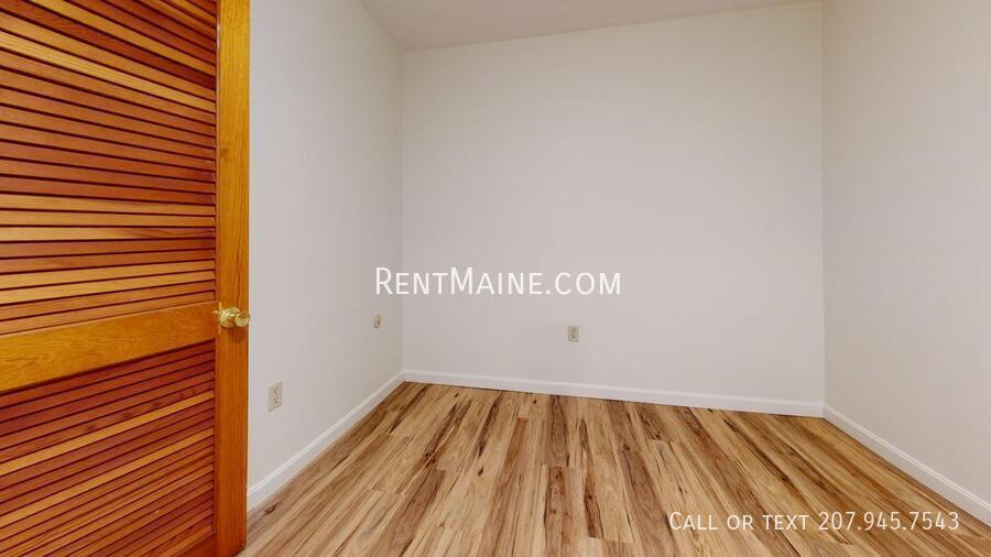 Building Photo - 33 Longrale Park