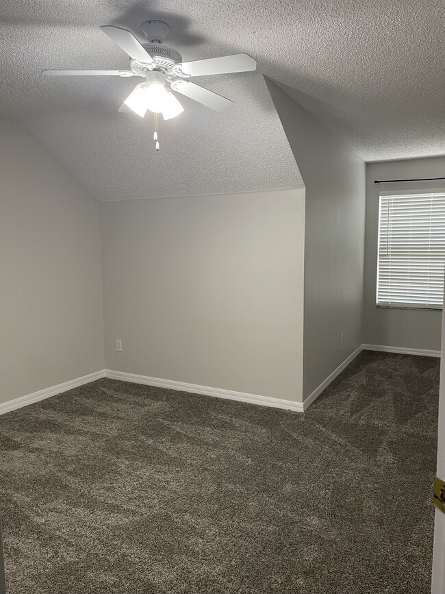 Building Photo - 13613 Carroway St