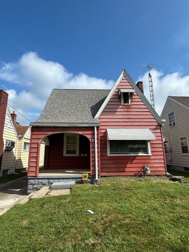 Primary Photo - Charming 2-Bedroom Home in Toledo – Cozy &...