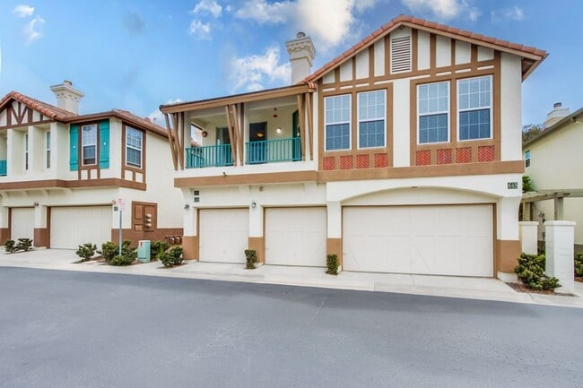 Building Photo - ***Available for move in on June 30, 2025*...