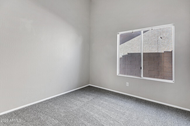 Building Photo - 4315 E Rocky Slope Dr