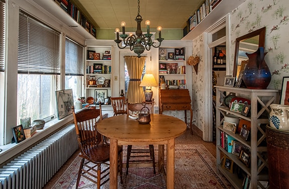 Sun Porch - 126 S Church St
