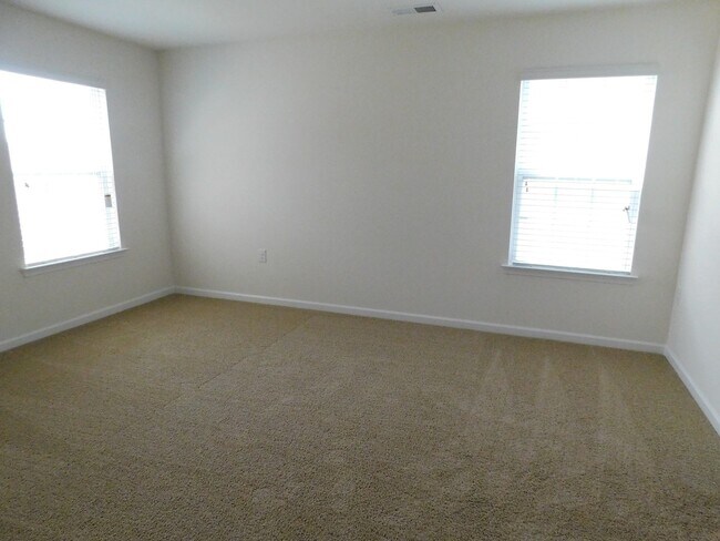 Building Photo - Brand New! 4 bed, 2.5 bath