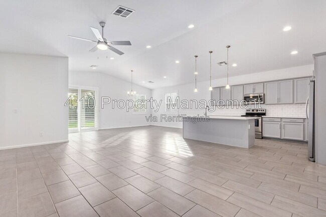 Building Photo - 2435 N 27th St