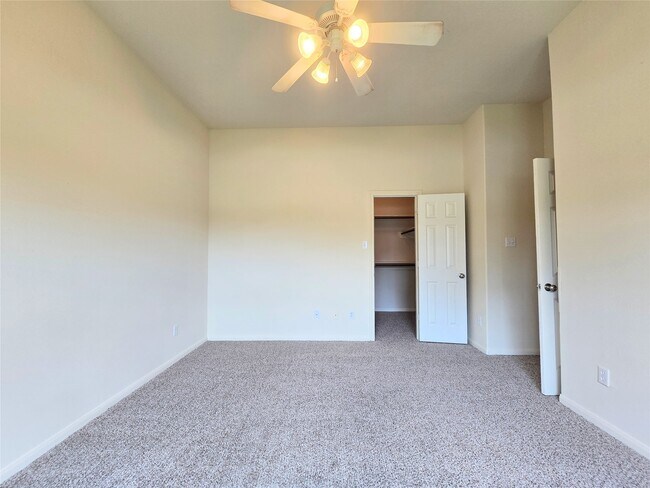 Building Photo - 802 Marksey Ct