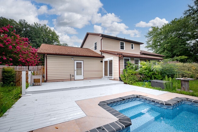 Building Photo - 2510 Bicors Dr