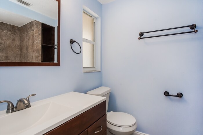 Building Photo - 3834 San Luis Dr