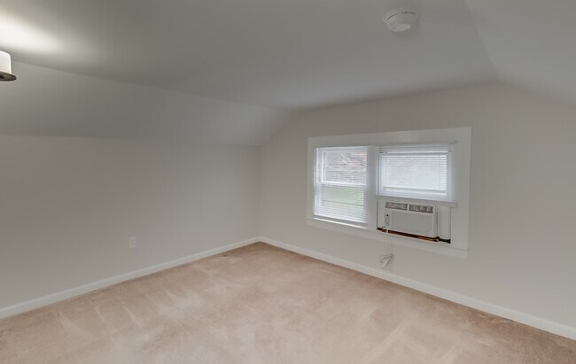 Building Photo - 396 Chilesburg Rd