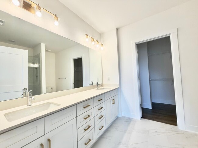 Building Photo - 3427 Holabird Ln