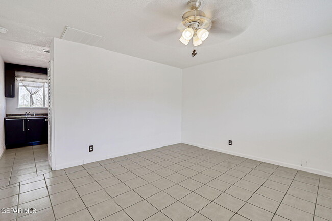 Building Photo - 10350 Kellogg St