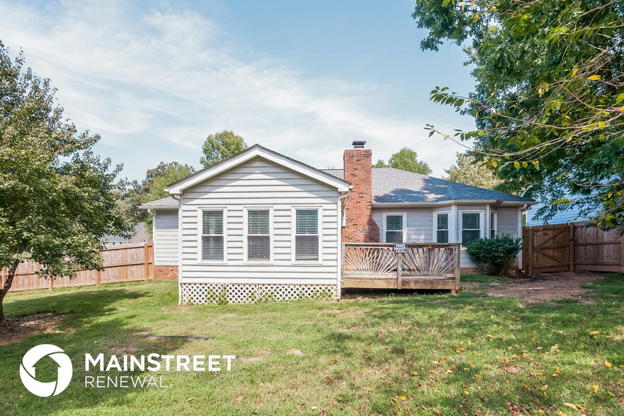 Building Photo - 6200 Sunstone Dr